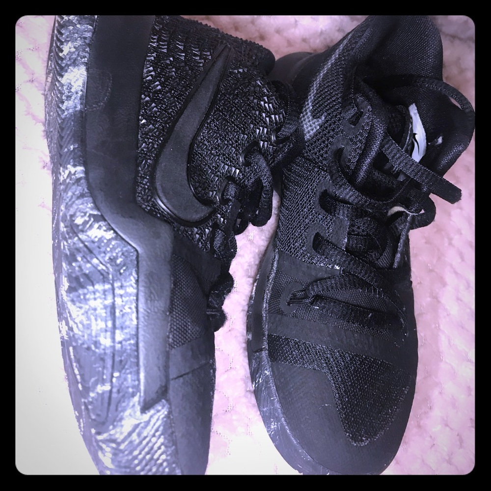 Little boys Nike shoes 10.5 like new